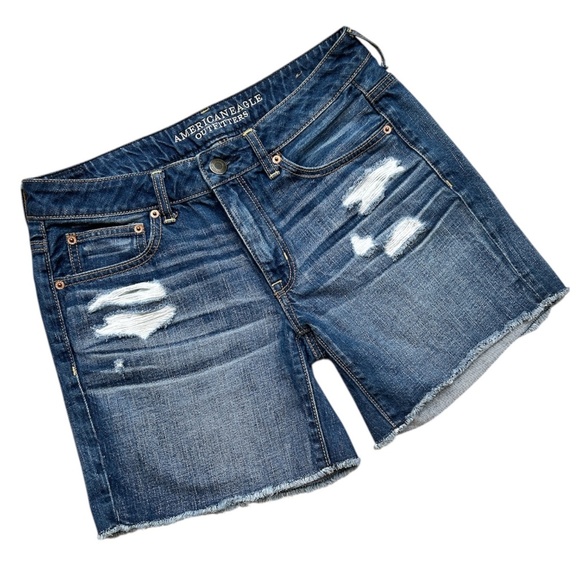 American Eagle Boyfirned Midi Distressed Shorts Size 32 - Picture 5 of 6